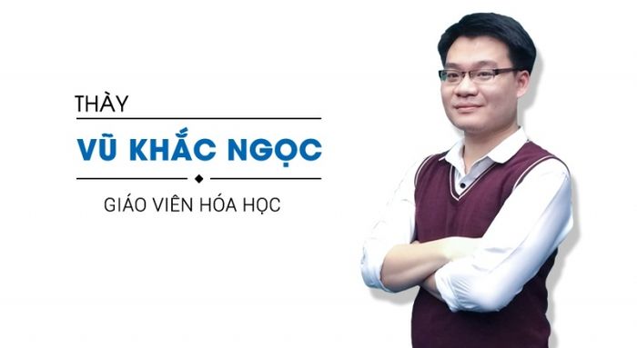 Chân dung Thầy Vũ Khắc Ngọc - Nhà giáo với ánh mắt tràn đầy nhiệt huyết giảng dạy