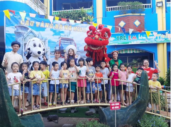 Ảnh 2 - Giờ học âm nhạc đầy hứng khởi tại phòng chức năng