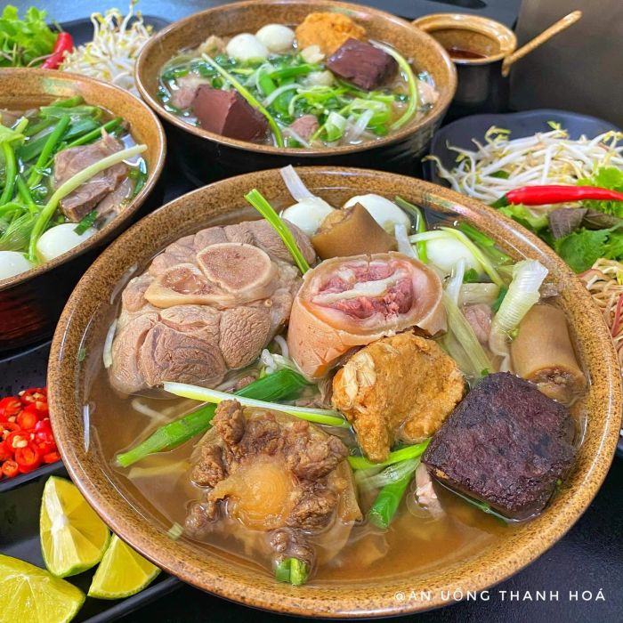 Tô bún bò Huế thơm ngon tại Cô Mén - Sự hòa quyện hoàn hảo của hương vị