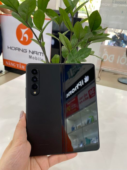 Đội ngũ nhân viên tận tâm tại Hoàng Nam Mobile