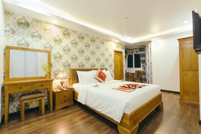 Hình ảnh The Airport Hotel - góc nhìn ấm cúng về đêm