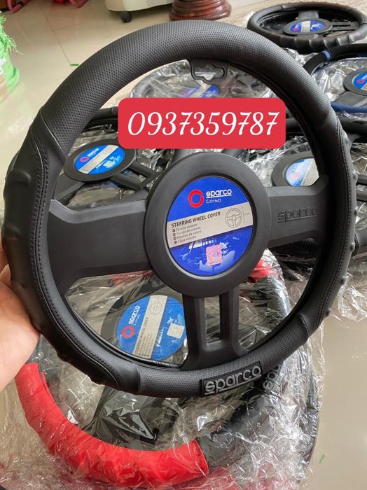Không gian trưng bày đa dạng tại Hoàn Thiện Auto Đà Nẵng