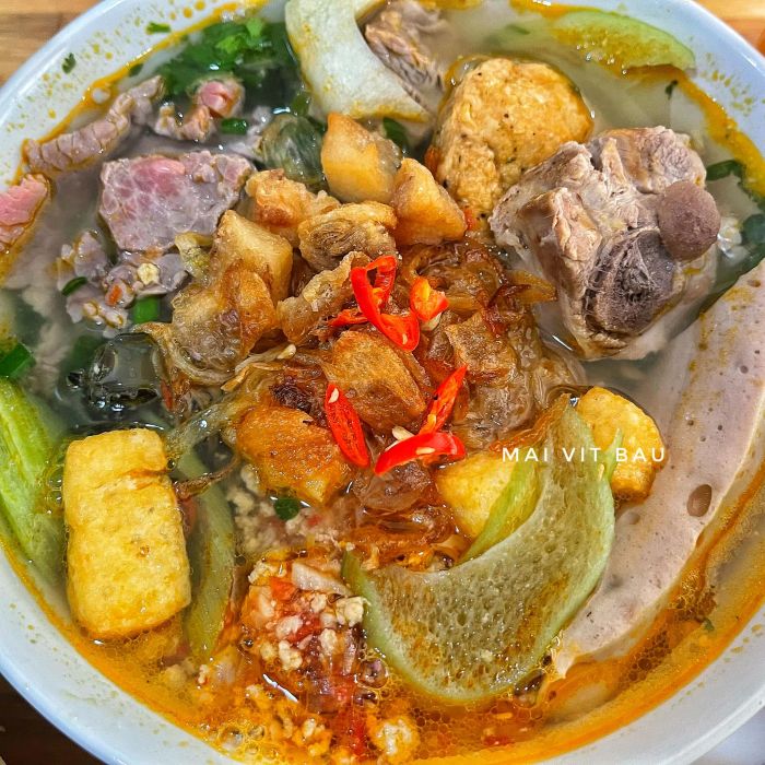 Khoảnh khắc thưởng thức bún riêu cua tại Phương Thảo - Nét đẹp ẩm thực dân dã