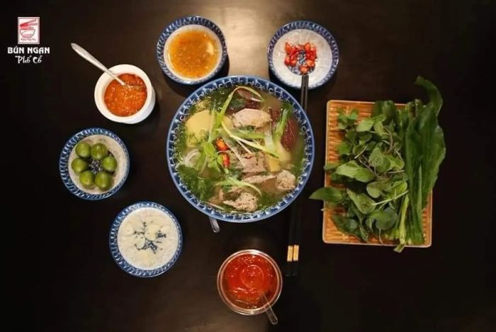 Không gian ấm cúng tại Bún Ngan Phố Cổ - Nơi lưu giữ hồn quê Hà Nội