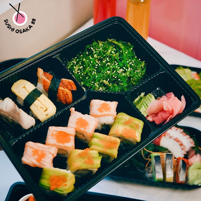 Nghệ thuật trình bày sushi tại Sushi Osaka 88 Premium