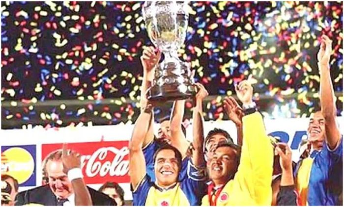 Khoảnh khắc Colombia đăng quang Copa América 2001