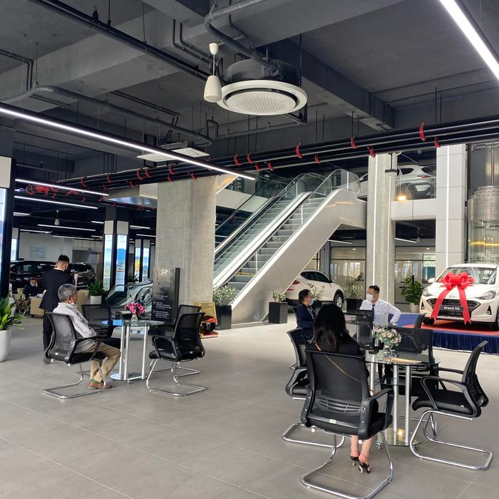 Không gian showroom Hyundai Đông Đô sang trọng và hiện đại