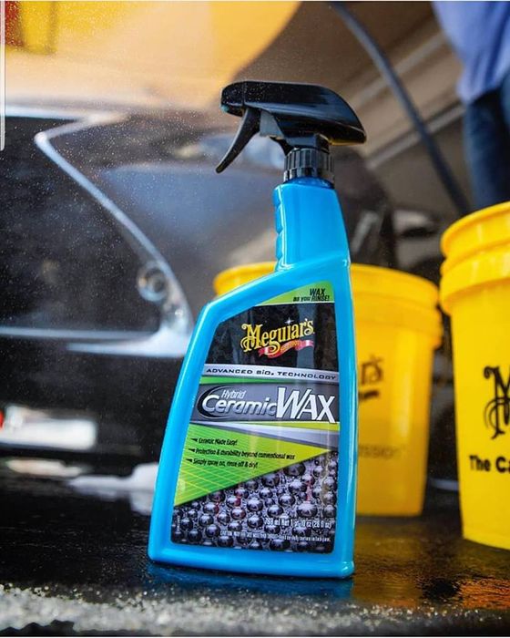 Hình ảnh minh họa hiệu ứng bóng gương từ Meguiar's Hybrid Ceramic Wax