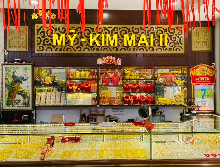 Không gian trưng bày ấn tượng tại Tiệm Vàng Mỹ Kim Mai II
