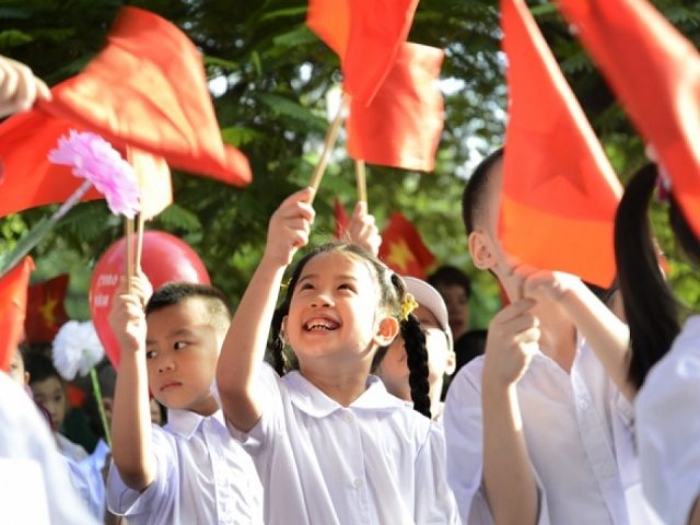 Hình ảnh minh họa: Khoảnh khắc rộn ràng ngày khai giảng