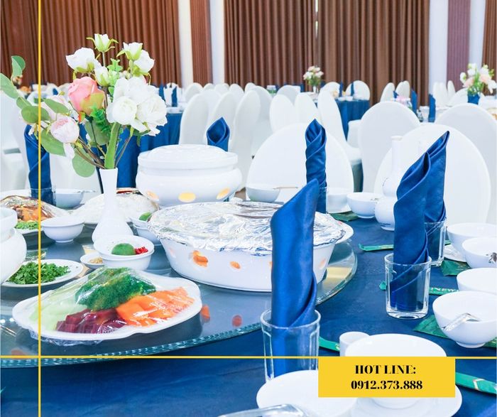 Sảnh tiệc lộng lẫy tại Nhà Hàng New Century - Ảnh 2