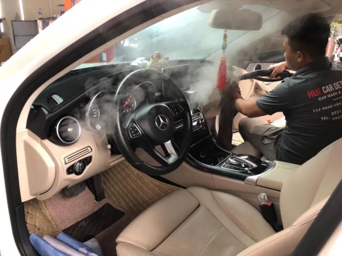 Không gian làm việc tiêu chuẩn tại HUE CAR DETAILING