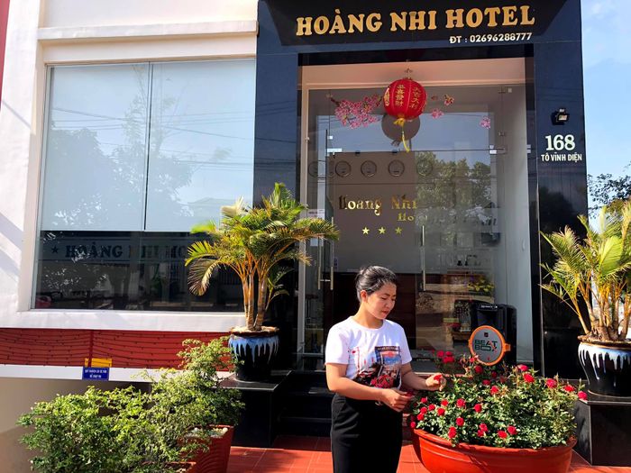 Không gian phòng nghỉ tiện nghi tại Khách Sạn Hoàng Nhi - Ảnh 1