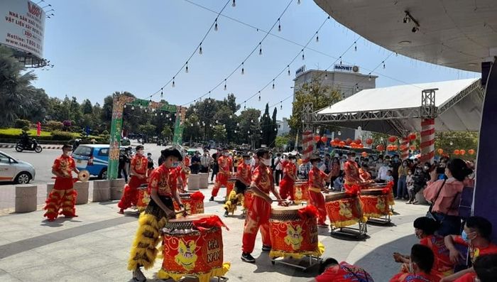 Những khoảnh khắc đẹp trong màn trình diễn của Đoàn Lân Sư Rồng Hội Quán Hải Nam