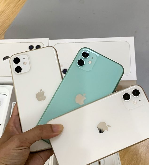 Tùng iPhone - Không gian trưng bày sản phẩm Apple sang trọng