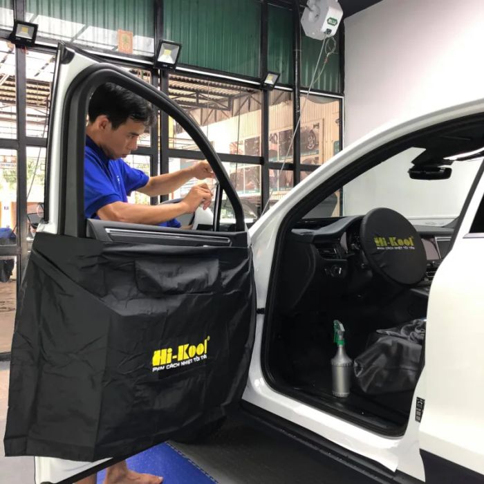 Quy trình vệ sinh chuyên nghiệp tại Nhat Car Wash Detail Center