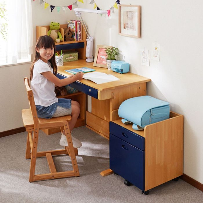 Hình ảnh minh họa: Bàn học thông minh thế hệ mới với thiết kế ergonomic