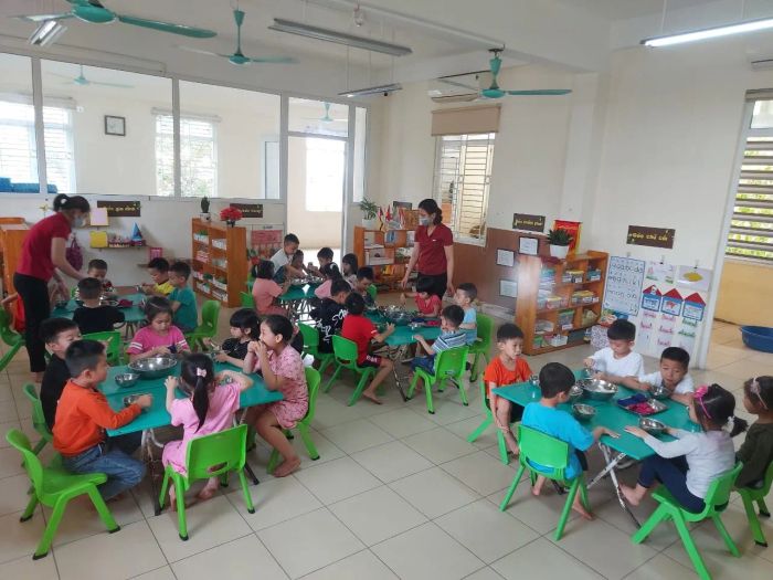 Ảnh 2: Trường Mầm non Song Phượng - Góc nhìn sinh động về khuôn viên xanh mát với không gian vui chơi sáng tạo, nơi trẻ thỏa sức khám phá thế giới xung quanh