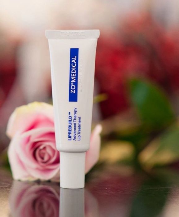 ZO® Medical Liprebuild Advanced Therapy Lip Treatment (ảnh 2) - Giải pháp toàn diện cho làn môi khô ráp, kích thích sản sinh collagen giúp môi săn chắc và trẻ trung hơn.