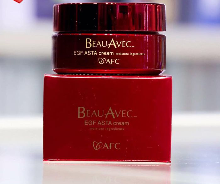 Kem dưỡng trắng da ban đêm tế bào gốc Beau Avec Afc - Phiên bản thứ 2 với công thức cải tiến, nâng tầm trải nghiệm chăm sóc da.
