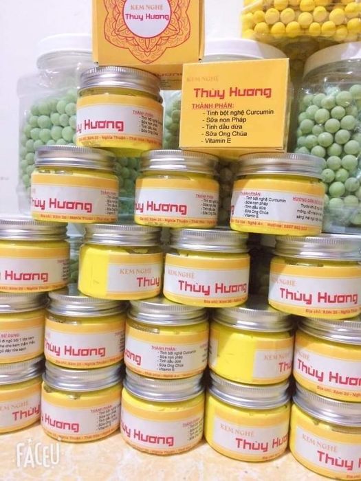 Hình ảnh tinh bột nghệ Thùy Hương - Vẻ đẹp thuần khiết từ thiên nhiên