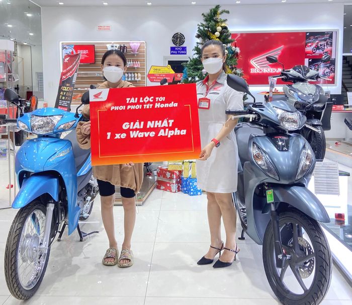 Đội ngũ kỹ thuật viên lành nghề tại HEAD Datraco 2