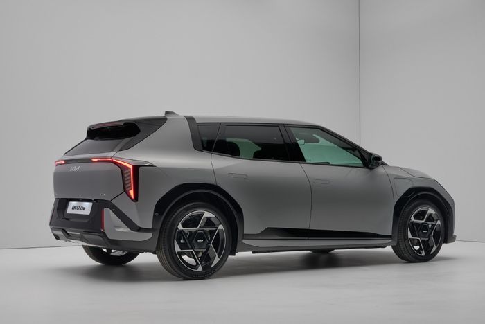 Kia EV4 4.JPG