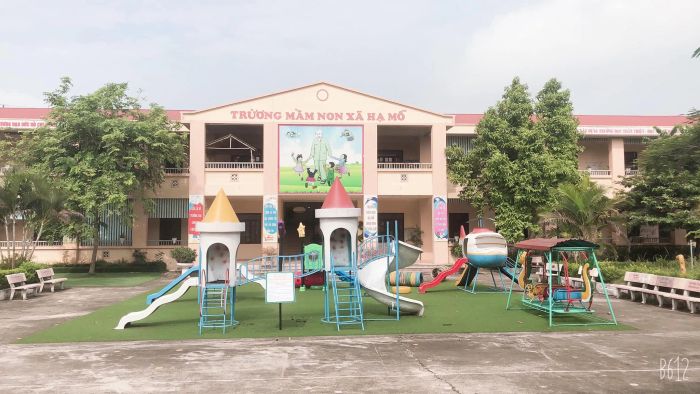 Khám phá không gian học tập đầy màu sắc tại Trường Mầm non Hạ Mỗ qua loạt ảnh độc đáo, ghi lại những khoảnh khắc đáng yêu của bé.