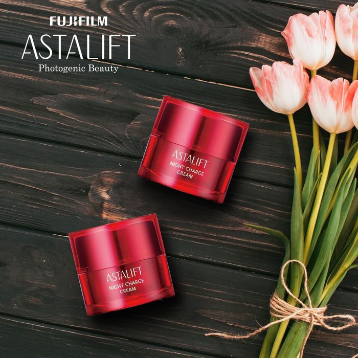 Hình ảnh chính hãng kem dưỡng đêm Astalift Night Charge Cream phiên bản cao cấp