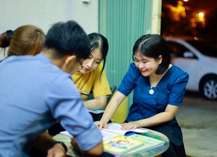 Hình ảnh 3 - Giờ học sôi động cùng giảng viên tại Trung Tâm Khánh Vân