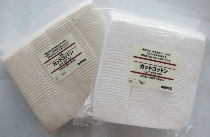 Hình ảnh bông tẩy trang Muji Cotton Ecru - Sự tinh khiết trong từng lớp bông mỏng