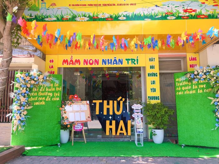 Mầm non Nhân Trí ảnh 1 - Khoảnh khắc học tập vui tươi trong ngôi trường hiện đại