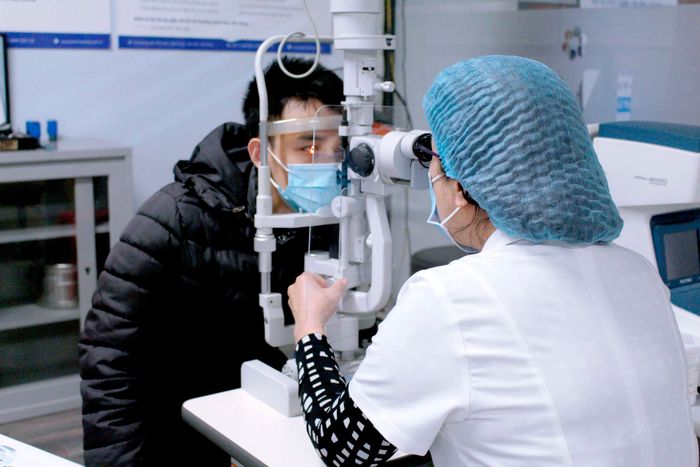 Hình ảnh đội ngũ y bác sĩ Phòng khám Mắt Lạc Việt - Chuyên môn cao, tận tâm
