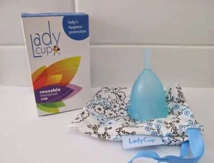 Hình ảnh 1 - Lady Cup: Thiết kế tinh xảo với màu sắc thanh lịch, bề mặt nhẵn mịn dễ vệ sinh