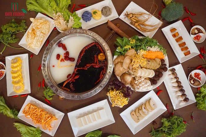 Không gian tĩnh lặng tại Nhà Hàng Chay Om Mani (ảnh 1)