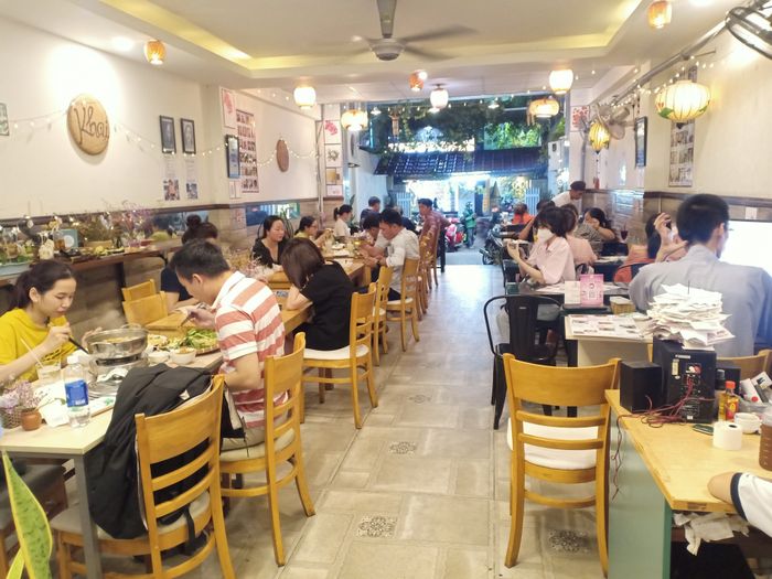 Không gian ấm cúng tại Nhà hàng Chay Seva