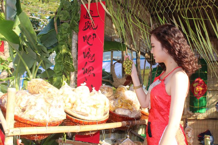 Ảnh minh họa: Không khí rộn ràng chợ Tết (Nguồn: Internet)