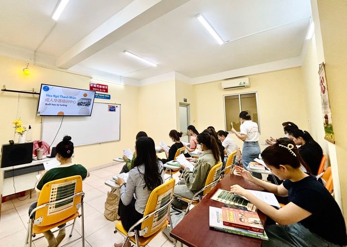 Hoa Ngữ Thành Nhân hình ảnh 2