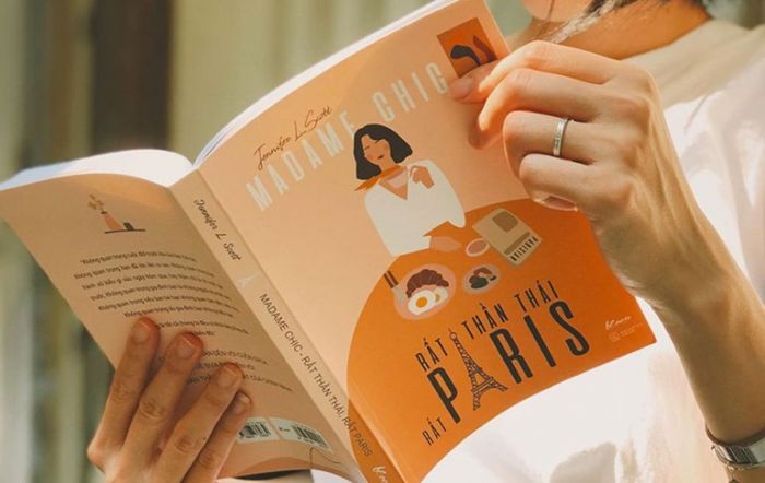 Hình ảnh bìa sách Madame Chic sang trọng