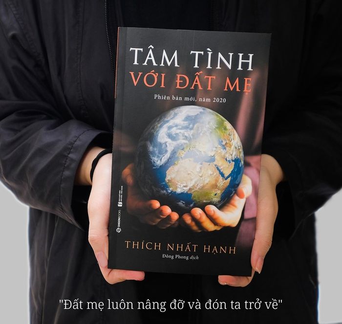 Hình ảnh minh họa đầy cảm xúc từ sách Đối Thoại Cùng Đất Mẹ