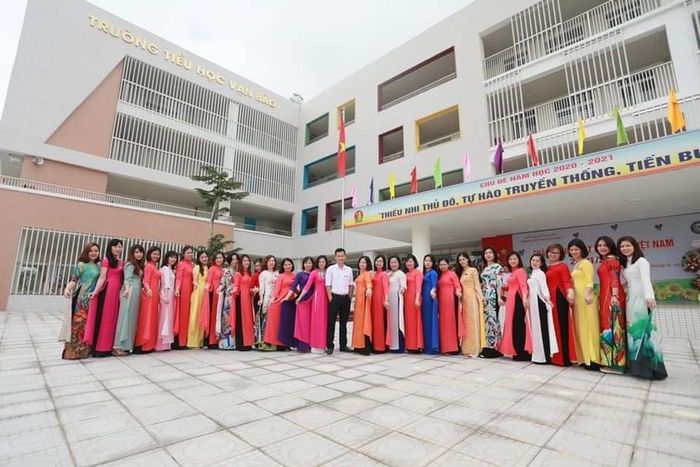 Góc học tập đầy cảm hứng tại Trường Tiểu Học Vạn Bảo ảnh 2