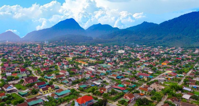 Hình ảnh minh họa: Cảnh cứu trợ miền Trung