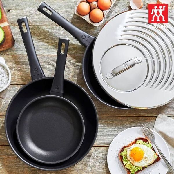 Hình ảnh chảo Zwilling – Góc nhìn thứ hai