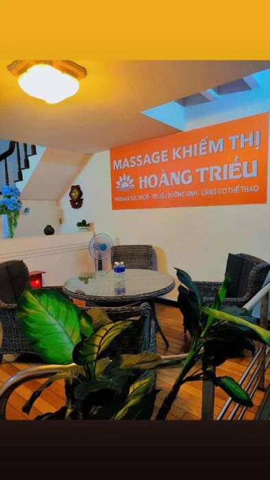 Hình ảnh đội ngũ kỹ thuật viên chuyên nghiệp tại Massage Khiếm Thị Hoàng Triều