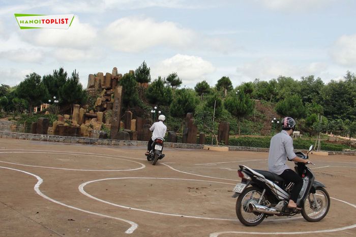 trung-tam-dao-tao-sat-hach-lai-xe-mo-to-ha-noi
