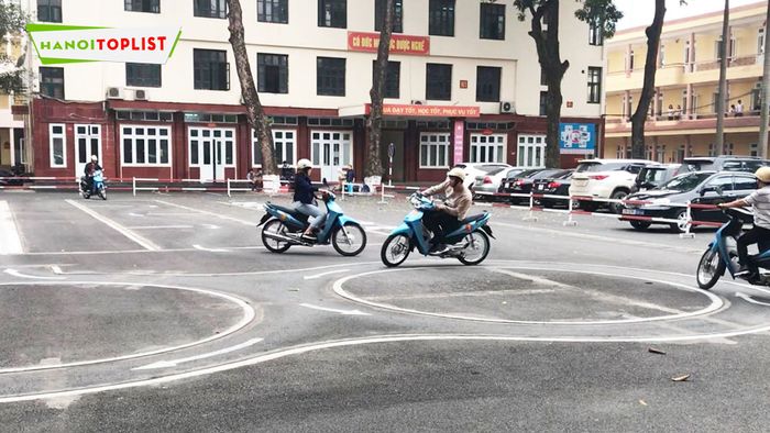 trung-tam-thi-bang-lai-xe-ha-noi