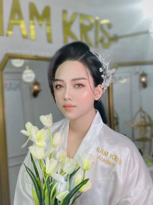 Thu Hằng Makeup - Khoảnh khắc tỏa sáng