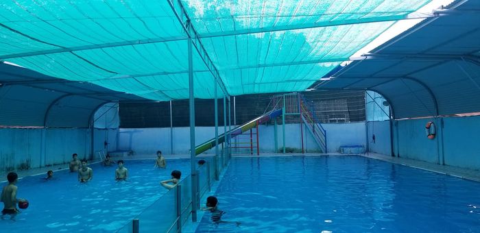 Hoạt động bơi lội sôi nổi tại Hồ Bơi Thạch Sanh (ảnh 2)