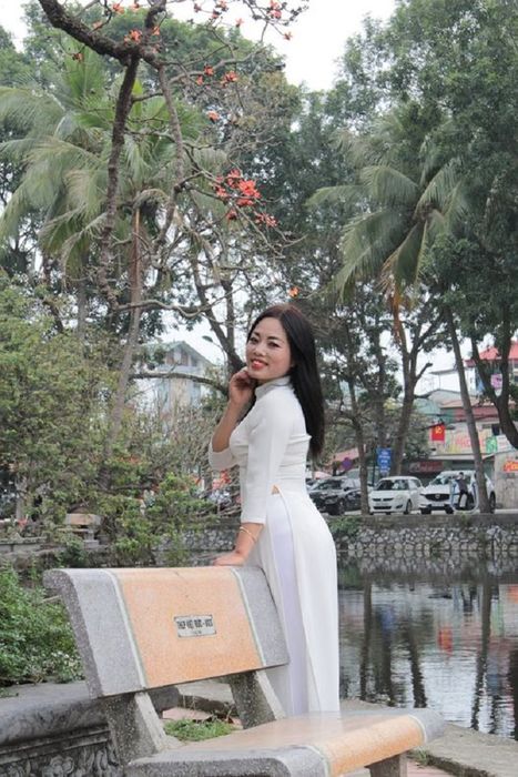 Chân dung nhà thơ Thanh Hà