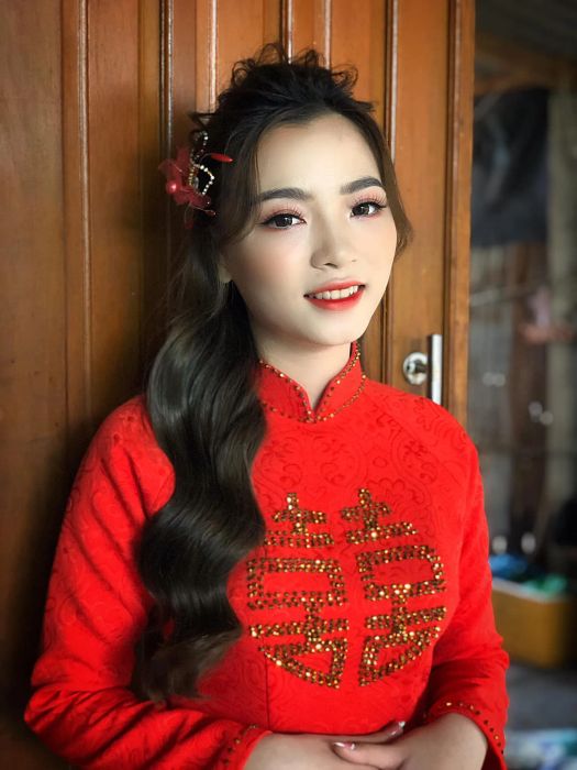 Ảnh viện áo cưới Nhường Lê – Phong cách trang điểm sang trọng